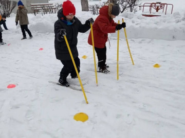 Зимой играй, а о безопасности не забывай!