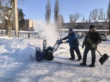 Борьба со снежной стихией продолжается!